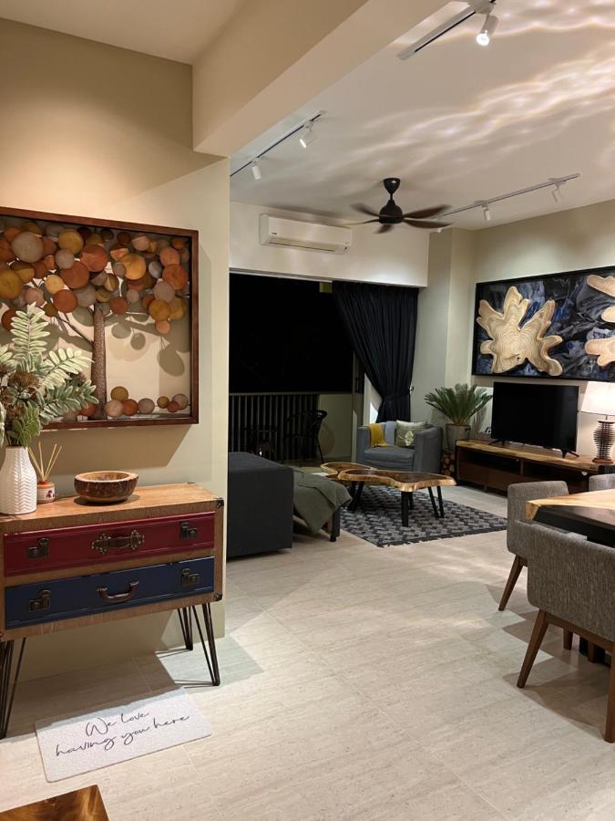 By The Sea Beachfront Designer Suites Penang - Managed By Art Of Tree Batu Ferringhi Exterior photo